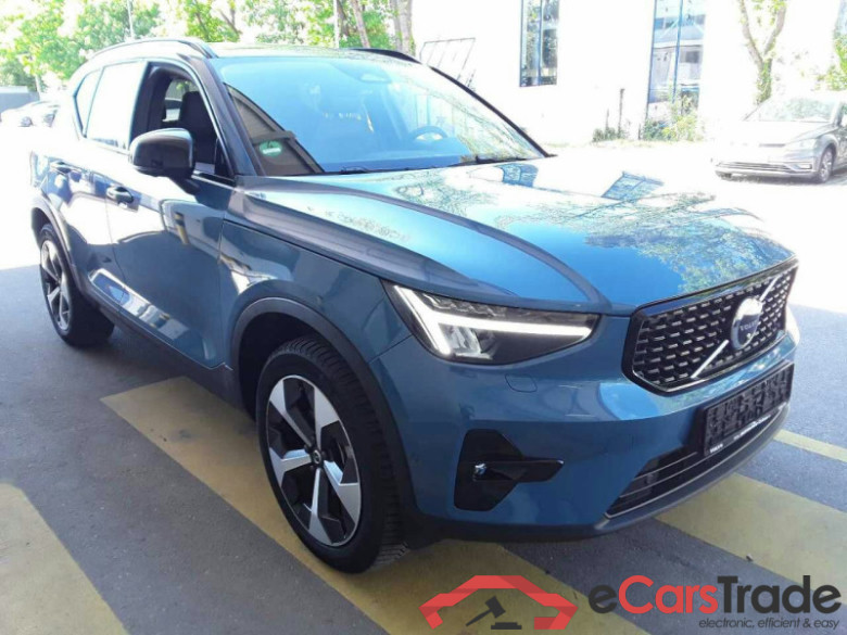 Volvo XC40 (2017->) DE - SUV5 B4 2WD EU6d, Plus Dark, (Facelift) 2022 - 2024 #1