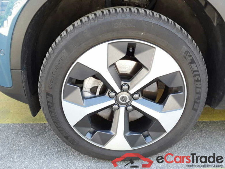 Volvo XC40 (2017->) DE - SUV5 B4 2WD EU6d, Plus Dark, (Facelift) 2022 - 2024 #6