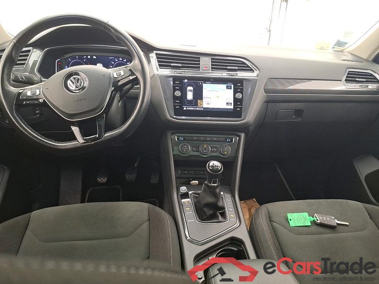 VOLKSWAGEN Tiguan Allspace / 2017 / 5P / SUV 2.0 TDI 150 BMV6 Carat #5
