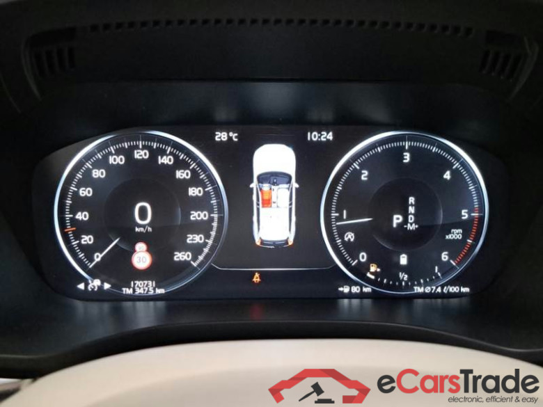 VOLVO XC60 / 2017 / 5P / SUV B4 D AWD GEARTR. INSCRIPTION #4