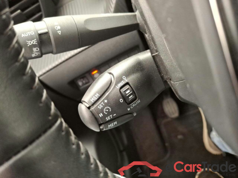 PEUGEOT 208 1.2 PT BL Allure #6