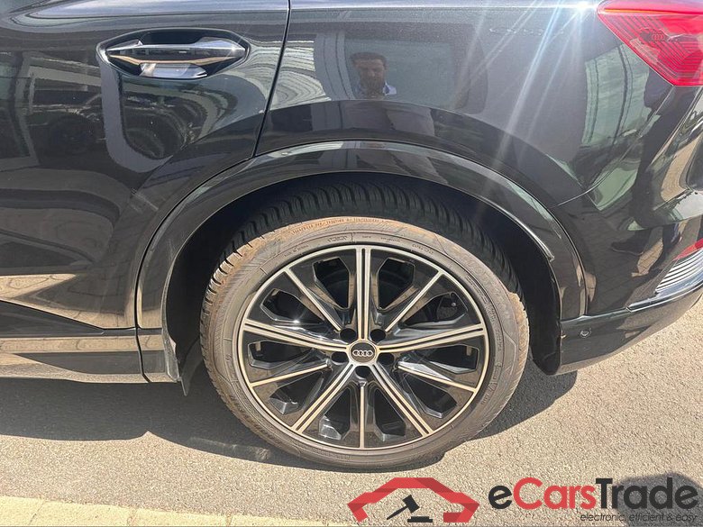 AUDI Q4 e-tron 82 kWh 50 Quattro S line #4
