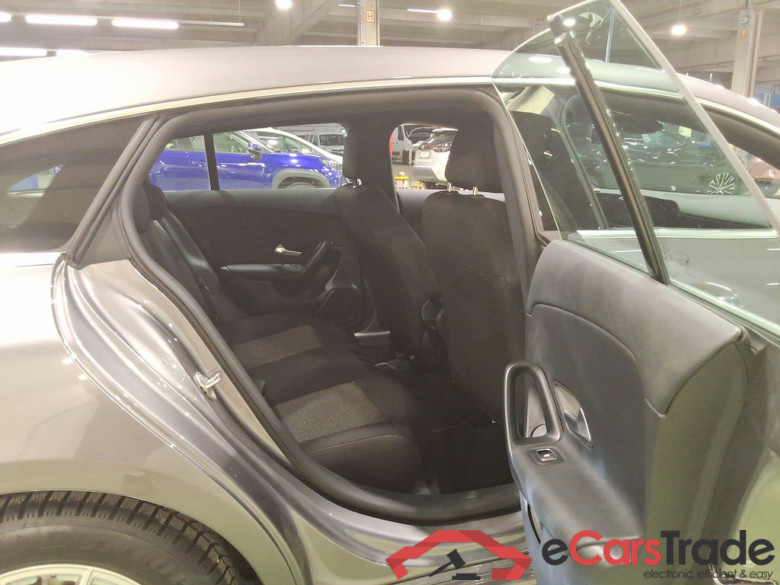 MERCEDES-BENZ CLA SHOOTING BRAKE 2.0 CLA 180 D BUSINESS SOLUTION DCT #5