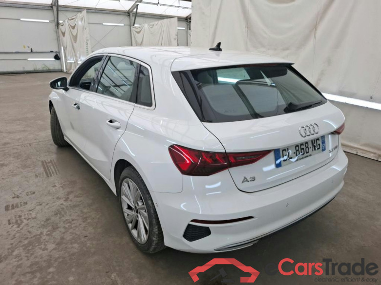 AUDI A3 Sportback / 2020 / 5P / Berline 35 TFSI 150 MHEV S Tronic Design Luxe #2