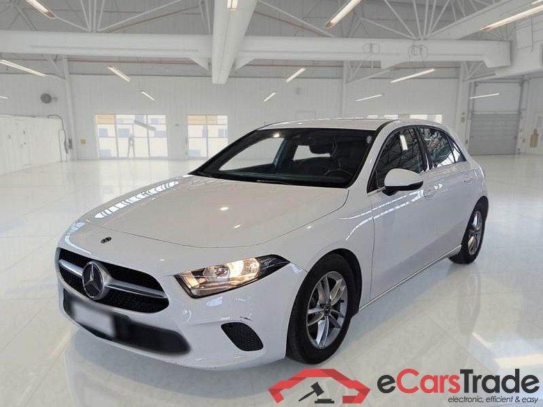 MERCEDES-BENZ CLASSE A / 2018 / 5P / BERLINA A 180 D AUTOMATIC BUSINESS