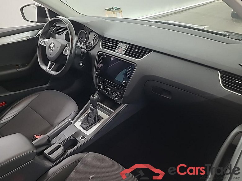 SKODA Octavia Combi 1.5 TSI Greentech Business Edition DSG 5D 11 Uitl. #6