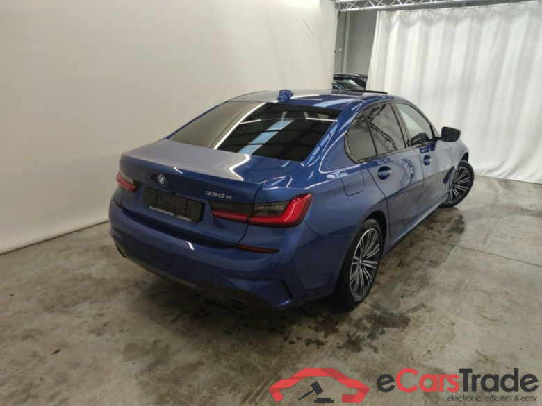 BMW 3 Reeks Berline 330e (215 kW) 4d #2