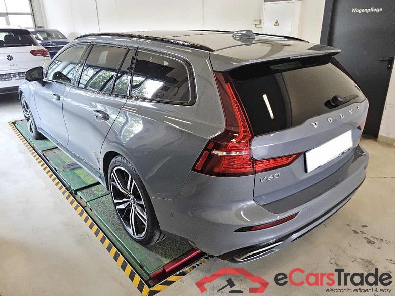 Volvo V60 Kombi (2018->) DE - Kb5 B5 (Benzin) AWD EU6d, Plus Dark Mild-Hybrid, 2021 - 2022 #4