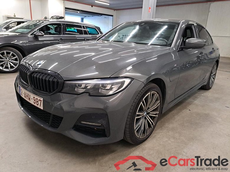 BMW - BMW 3 BERLINE 330e 292PK M Sport With Heated Sport Seats & Driving Assistant Pack * HYBRID *