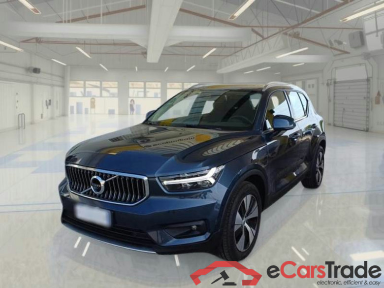 VOLVO XC40 / 2017 / 5P / SUV T4 PLUG-IN HYBRID AUTO RECH INSCRIP EXPR