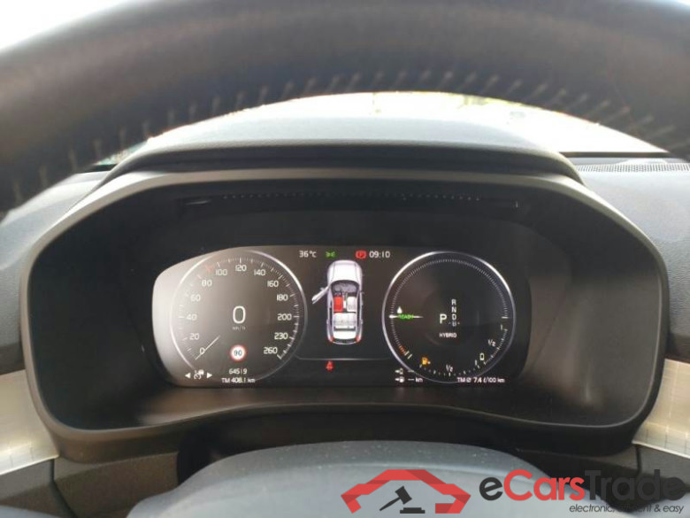 VOLVO XC40 / 2017 / 5P / SUV T4 PLUG-IN HYBRID AUTO RECH INSCRIP EXPR #4