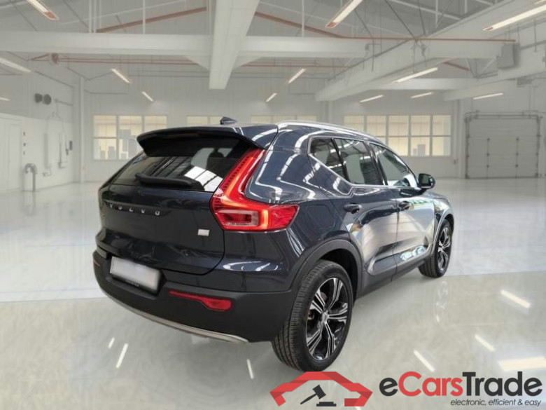 VOLVO XC40 / 2017 / 5P / SUV T4 PLUG-IN HYBRID AUTO RECHARGE INSCR. #2
