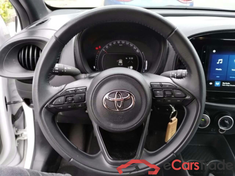 TOYOTA Aygo X 1.0 VVT-i MT Play #6