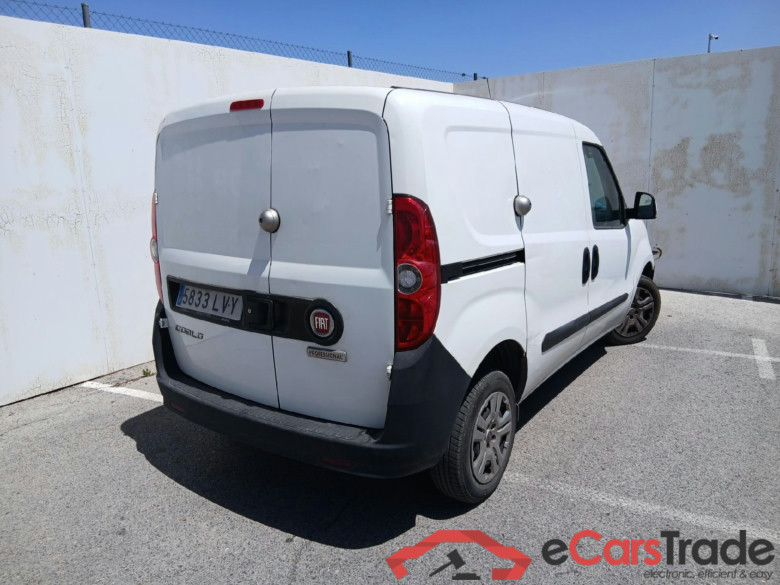 FIAT Doblò Cargo/2015/4P/furgón derivado de turismo Cargo SX 1.6 Mjet 66kW (90CV) (AC) #2