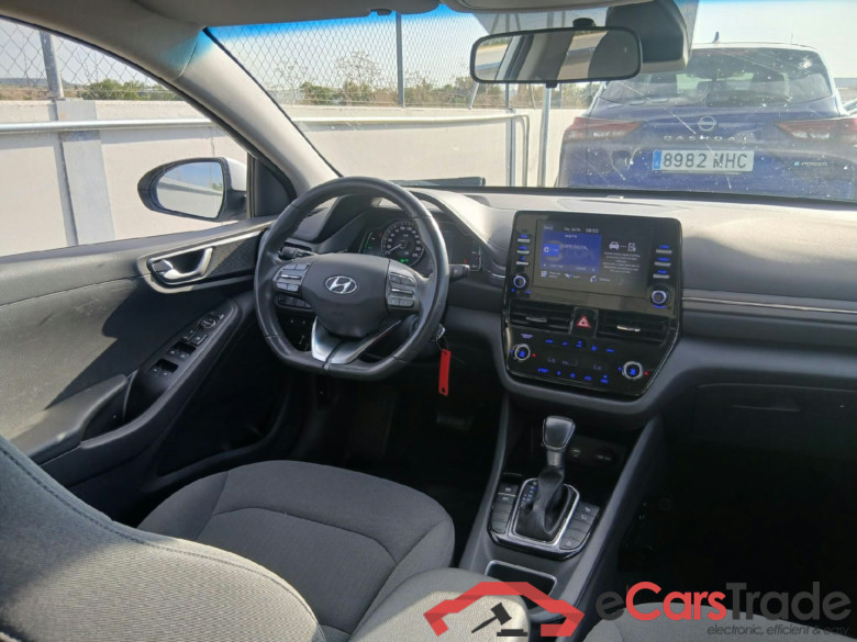 HYUNDAI IONIQ / 2019 / 5P / berlina con portón 1.6 GDI PHEV Klass DCT #3