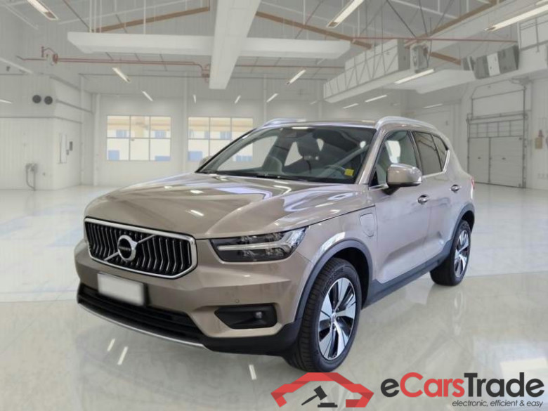 VOLVO XC40 / 2017 / 5P / SUV T4 PLUG-IN HYBRID AUTO RECH INSCRIP EXPR #1