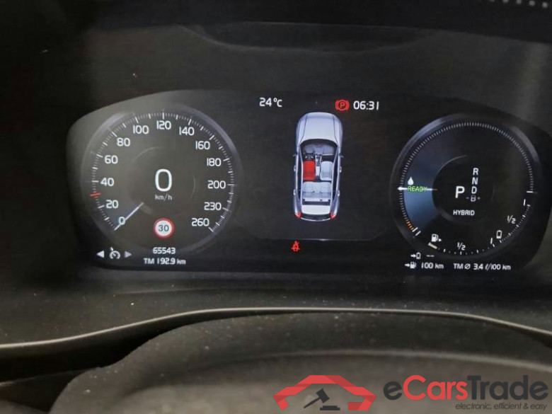 VOLVO XC40 / 2017 / 5P / SUV T4 PLUG-IN HYBRID AUTO RECH INSCRIP EXPR #4