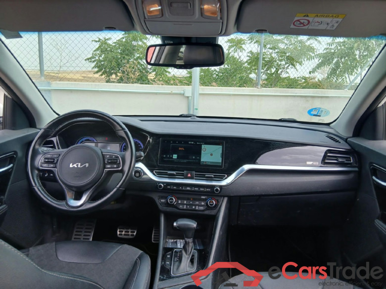 KIA Niro / 2019 / 5P / crossover 1.6 GDi HEV 104kW (141CV) Emotion (AC) #3