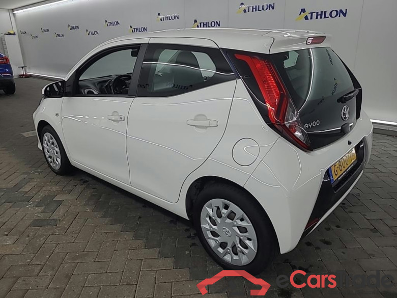 TOYOTA Aygo 1.0 VVT-i x-play 5D 53kW #4