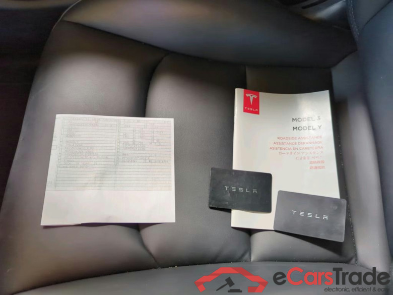 TESLA Model Y Long Range Dual Motor AWD 5d 378kW #4