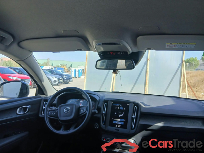 VOLVO XC40 / 2017 / 5P / todoterreno 1.5 T2 Momentum Core #3