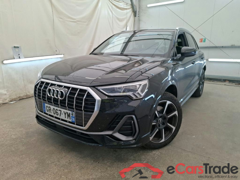 AUDI Q3 / 2018 / 5P / SUV 45 TFSI E 245 S TRONIC S LINE