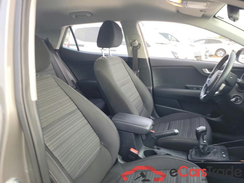 KIA Stonic / 2017 / 5P / todoterreno 1.0 T-GDi 88kW (120CV) MHEV iMT Drive #6
