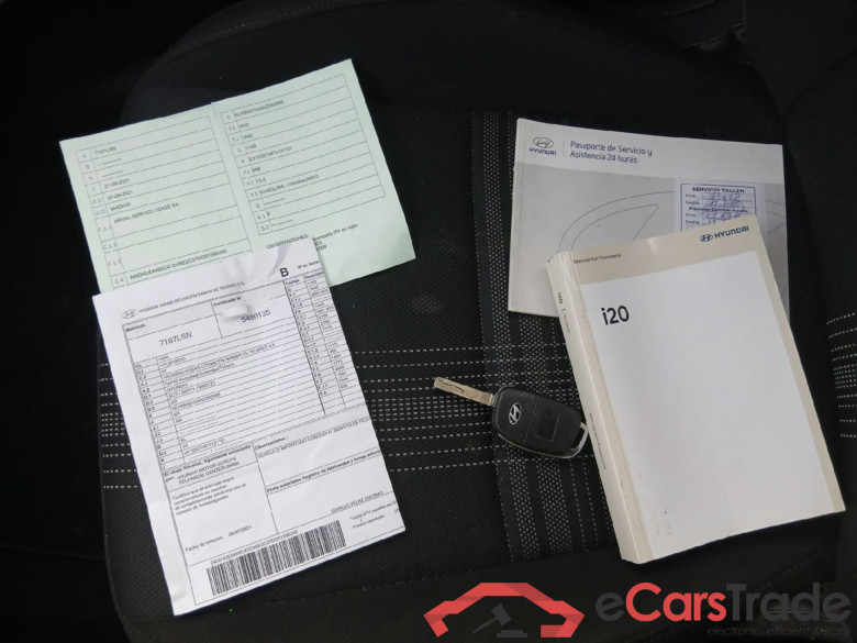 HYUNDAI i20 / 2020 / 5P / berlina con portón 1.0 TGDI 74kW (100CV) 48V Essence #4