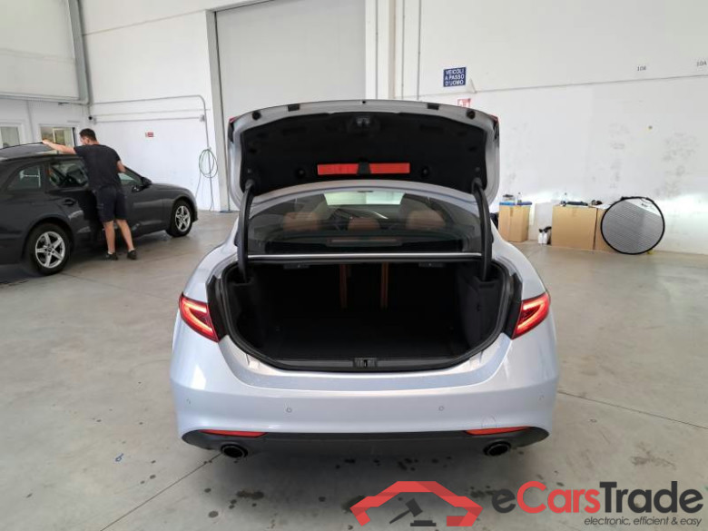 ALFA ROMEO GIULIA / 2016 / 4P / BERLINA 2.2 TD 190 CV TI AT8 #5