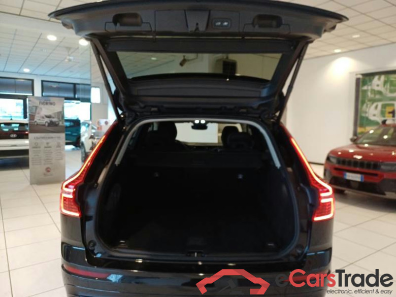 VOLVO XC60 / 2021 / 5P / SUV B4 D AUTOMATICO CORE #5