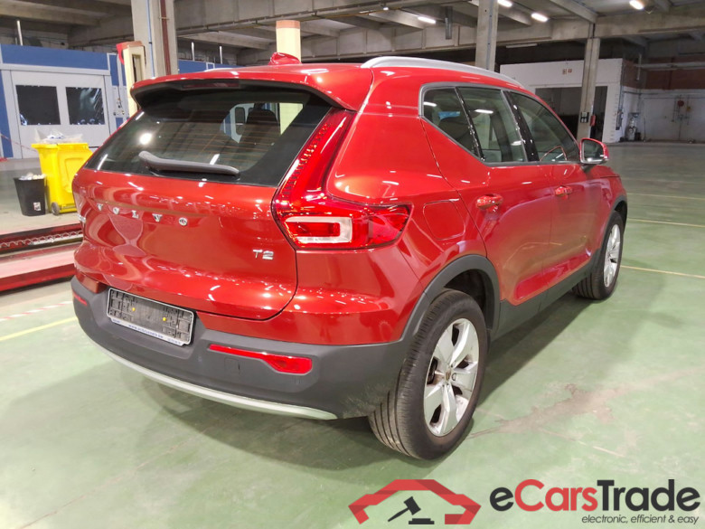 VOLVO XC40 1.5 T2 Momentum Pro #4