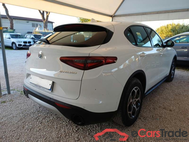 ALFA ROMEO STELVIO / 2017 / 5P / SUV 2.2 TD 190 CV SUPER BUSINESS AT8 Q4 #2