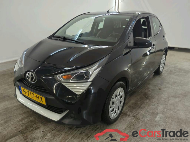 Toyota AYGO 1.0 VVT-i x-play 5d