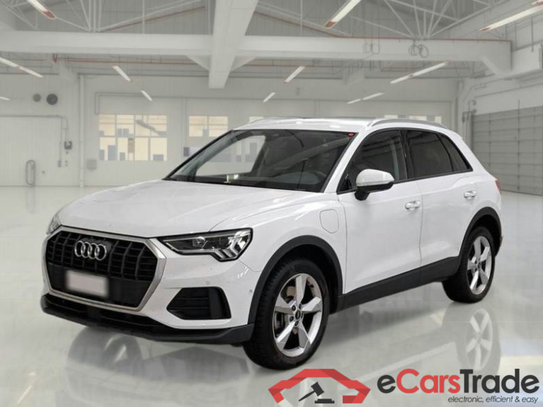 AUDI Q3 / 2018 / 5P / SUV 45 TFSI E S TRONIC BUSINESS