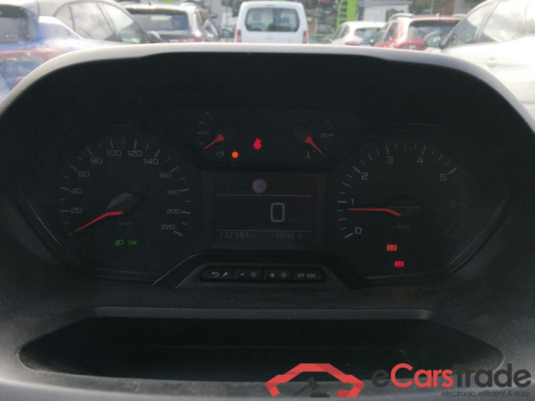 PEUGEOT Rifter / 2018 / 4P / combi Active Standard BlueHDi 73kW (IND) (CX2) #4