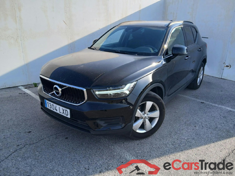 VOLVO XC40 / 2017 / 5P / todoterreno 1.5 T2 Momentum Core Auto