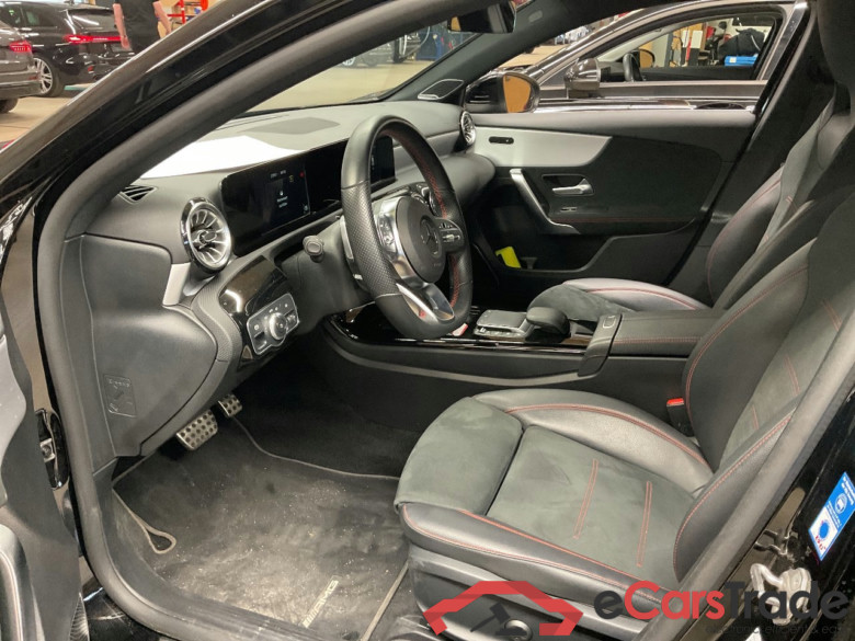 MERCEDES-BENZ A-Klasse A 250 4Matic 7G-DCT AMG Line 5d 165kW #4