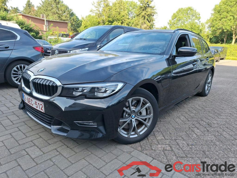 BMW - BMW 3 TOURING 330e 292PK Business Edition Sport & Pack Travel & Business Plus With Heated Vernasca Seats & Driving Assistant Pack * HYBRID *