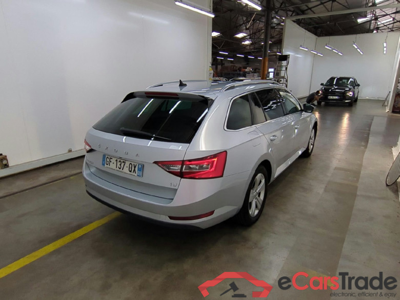 SKODA Superb Combi / 2019 / 5P / Break 1.4 TSI PHEV 218ch DSG6 Business #4