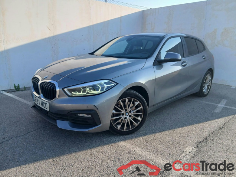 BMW Serie 1 / 2019 / 5P / berlina con portón 118i Corporate Auto. (AC2) #1