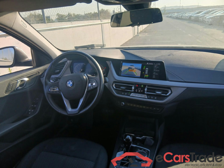 BMW Serie 1 / 2019 / 5P / berlina con portón 118i Corporate Auto. (AC2) #3