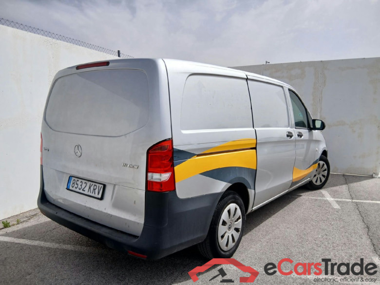 MERCEDES-BENZ Vito / 2014 / 4P / furgón 111 CDI Larga #2