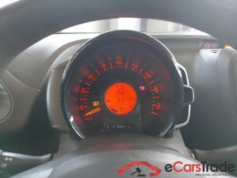 CITROEN C1 / 2014 / 3P / BERLINA 1.0 VTI72 SeS LIVE #4