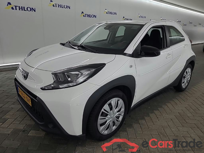 TOYOTA Aygo X 1.0 VVT-I MT play 5D 53kW #1