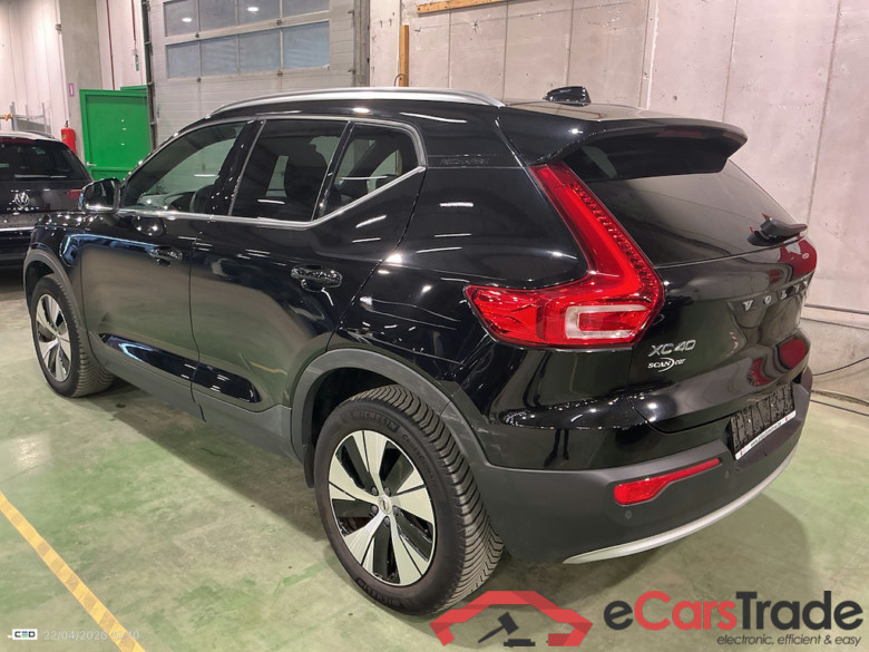 VOLVO XC40 1.5 T4 PHEV CORE DCT #3