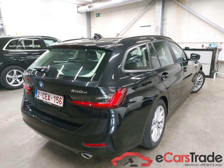 BMW - BMW 3 TOURING 330e 292PK Business Edition & Pack Business Plus With Heated Sport Seats & Parking Assistant Pack * HYBRID * #2