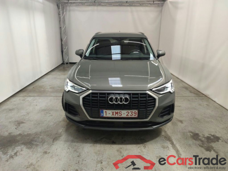 Audi Q3 35 TFSI S tronic 5d #1