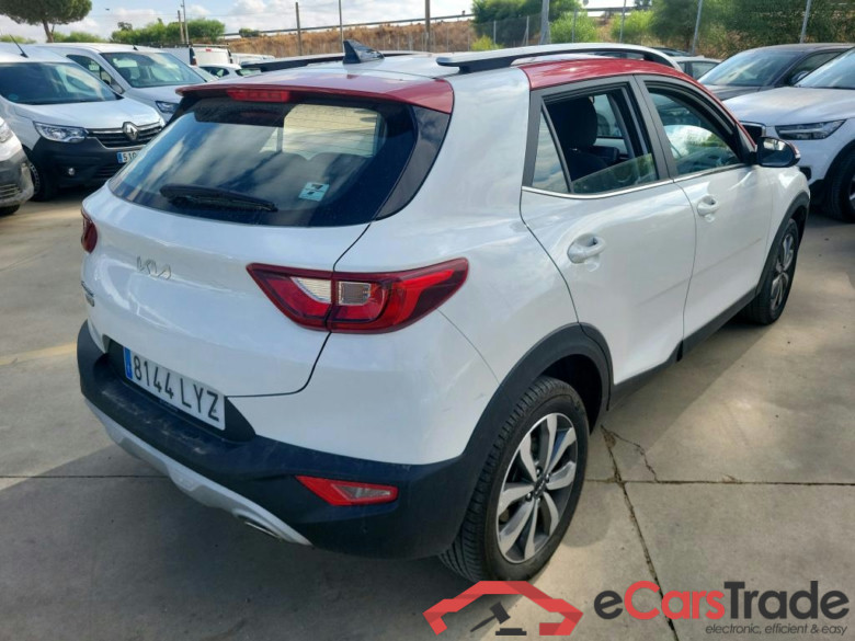 KIA Stonic / 2017 / 5P / todoterreno 1.0 T-GDi 88kW (120CV) MHEV iMT Drive #2