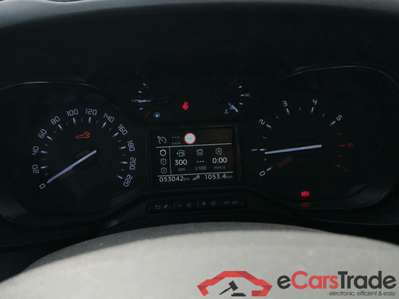 CITROEN Berlingo / 2018 / 5P / monovolumen compacto Talla M BlueHDi 100 S&S FEEL #4