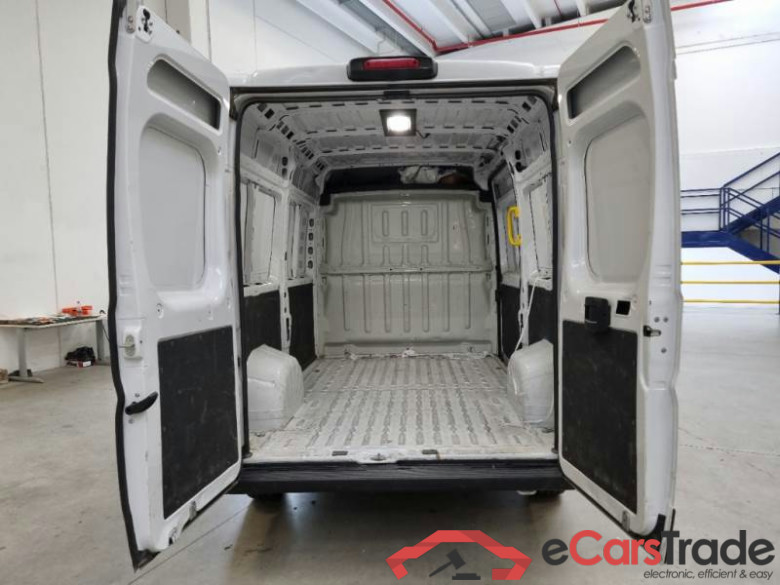 PEUGEOT BOXER / 2023 / 4P / FURGONE 2.2 BLUEHDI 120 SeS 330 L2H2 #5